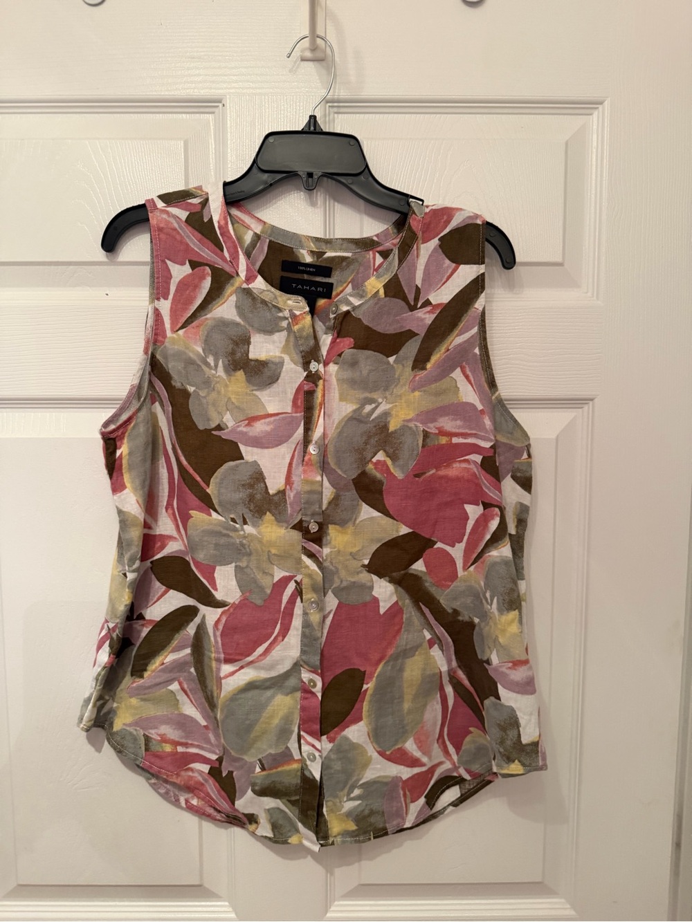 Tahari Pink Olive Multi Floral Sleeveless Button Blouse